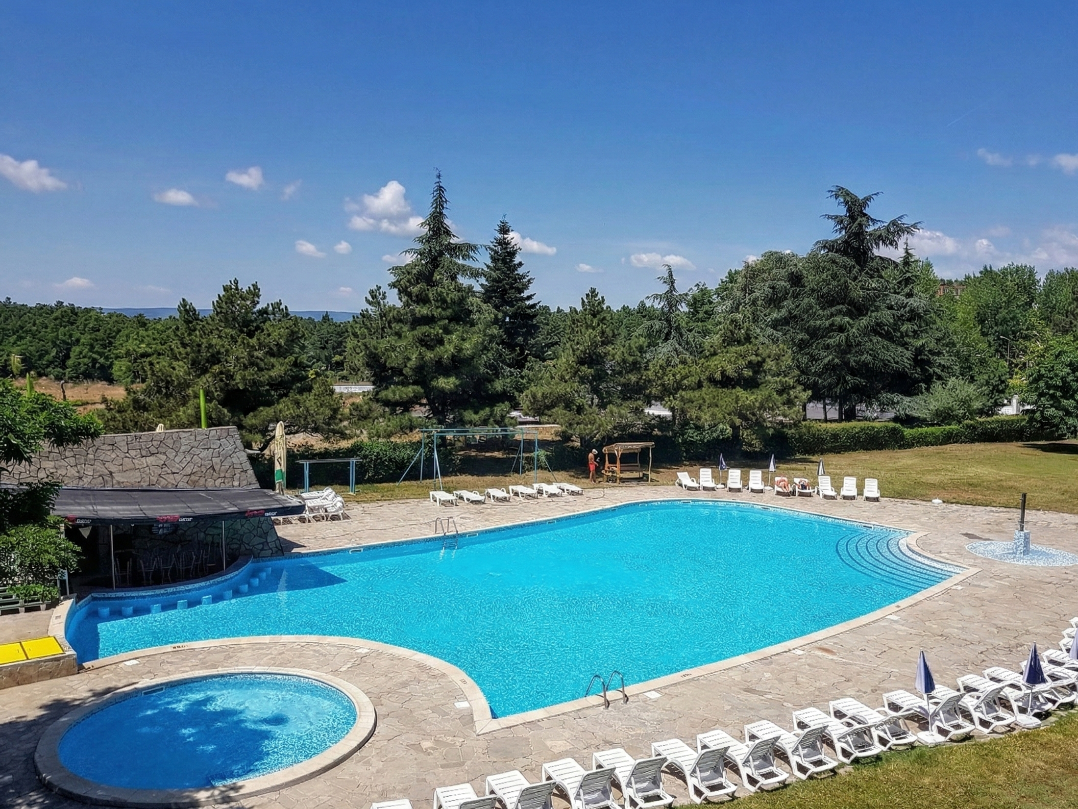 Sunny Beach Garden Hotel — pool and garden